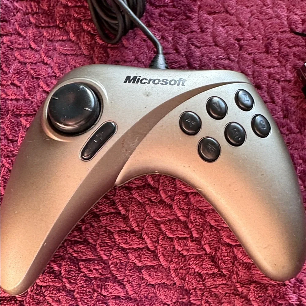 Microsoft Silver Game Controller